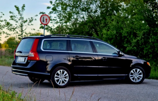 Volvo V70 cena 26900 przebieg: 299999, rok produkcji 2010 z Szczytna małe 352